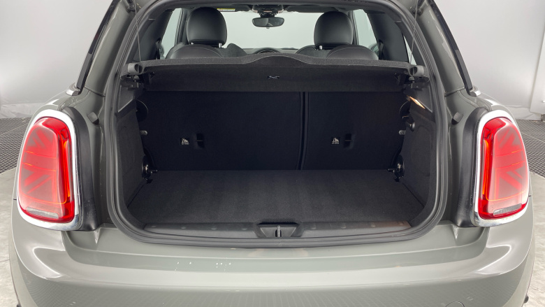 MINI Hatchback 135kW Cooper S Level 2 33kWh 3dr Auto Electric Hatchback